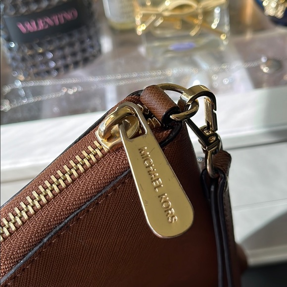 Michael Kors Wallet - Picture 2 of 4